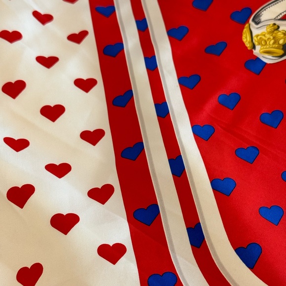 Elegant Authentic Hermès Scarf - Picture 6 of 11